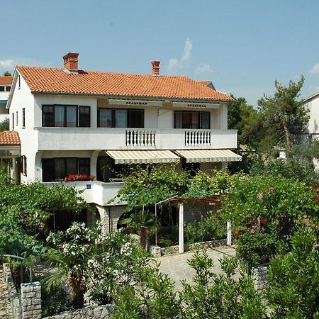 Apartments Jurina Krk Town Bagian luar foto