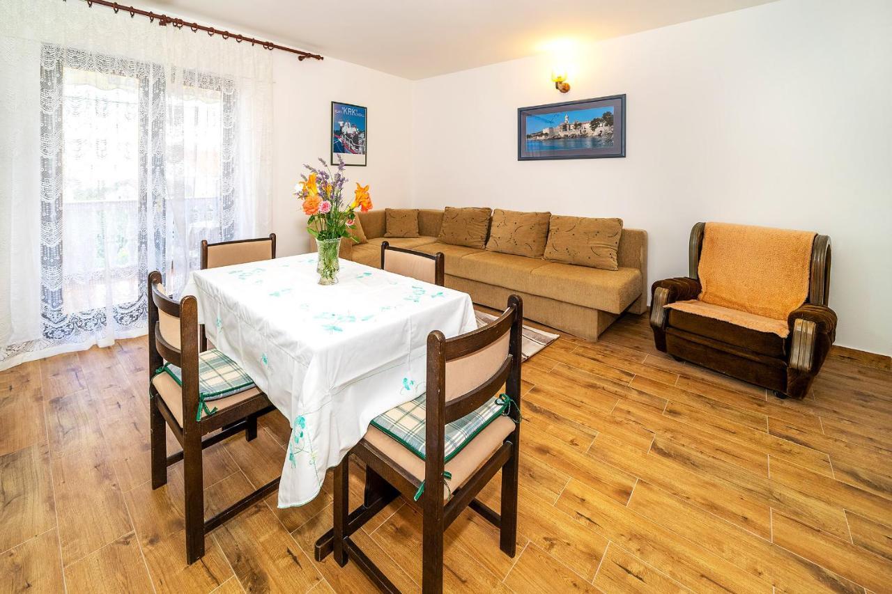 Apartments Jurina Krk Town Bagian luar foto