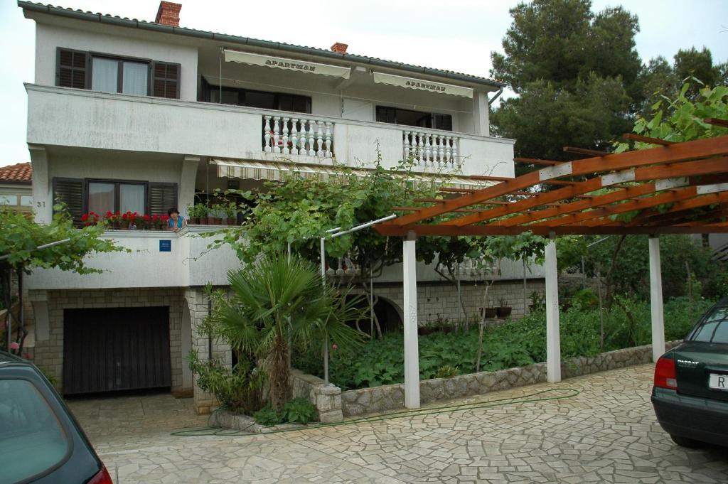Apartments Jurina Krk Town Bagian luar foto