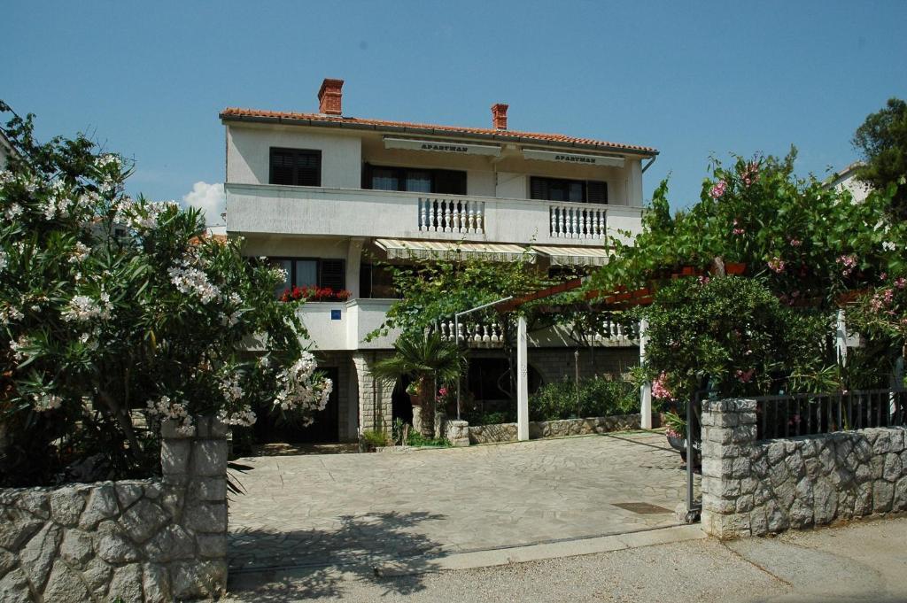 Apartments Jurina Krk Town Bagian luar foto